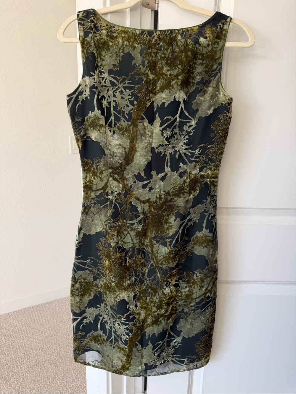 Cynthia Steffe Olive & Black V-Neck Floral Cocktail Dress - Picture 2 of 8